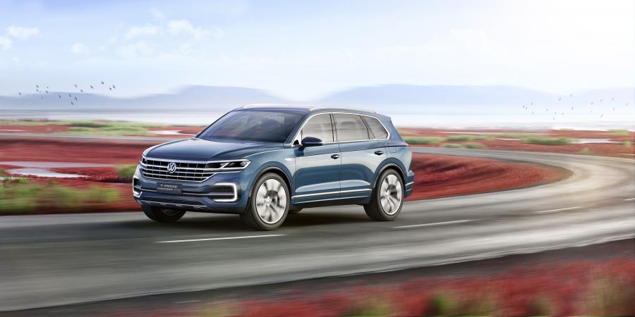  Volkswagen T-Prime Concept GTE 2016 года  (фото 20 из 59)